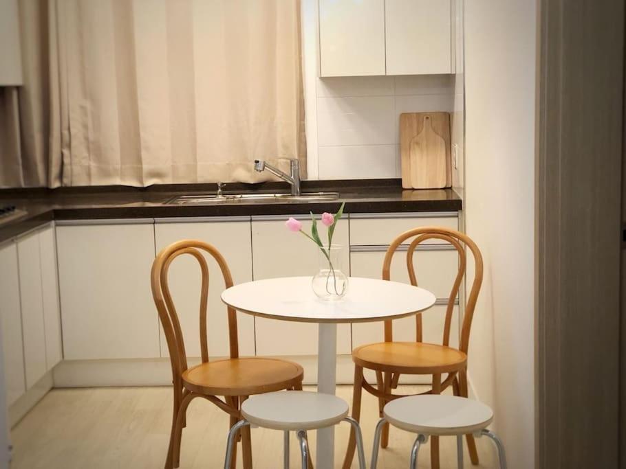Hongdae Cozy House 2rooms 3beds * Seoul
